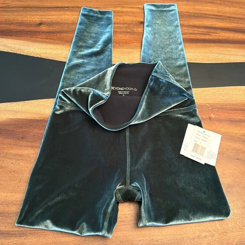 Beyond Yoga Velvet High Waisted Velvet leggings - Picture 8 of 8